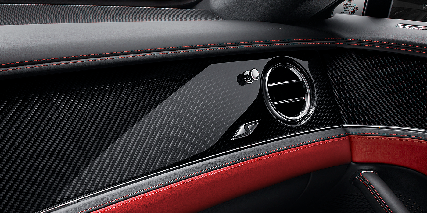Bach Premium Cars GmbH | Bentley Mannheim Bentley Flying Spur S sedan front interior with high gloss carbon fibre veneer