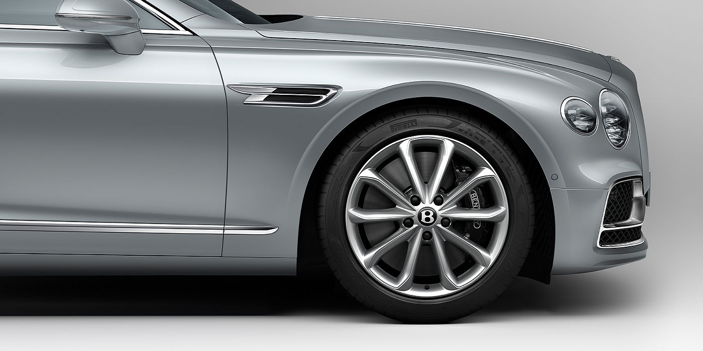 Bach Premium Cars GmbH | Bentley Mannheim Bentley Flying Spur sedan in Moonbeam paint side close up