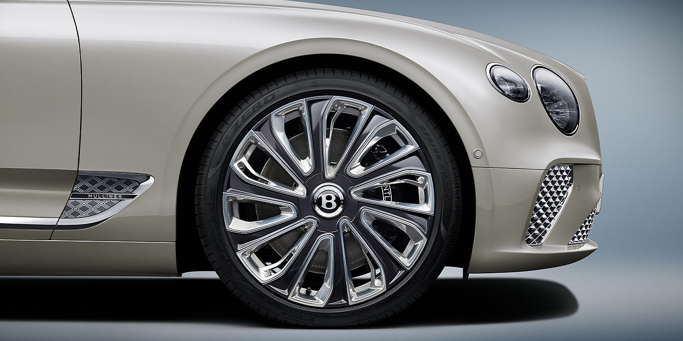 Bach Premium Cars GmbH | Bentley Mannheim Bentley Continental GT Mulliner coupe in White Sand paint side close up