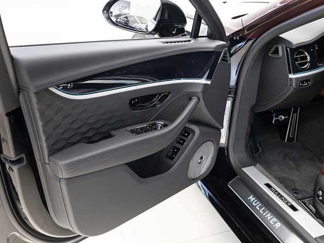 14:Bentley Flying Spur Mulliner V8 Hybrid, Limousine, Cricket Ball over Black Crystal, Bach Premium Cars GmbH | Bentley Mannheim