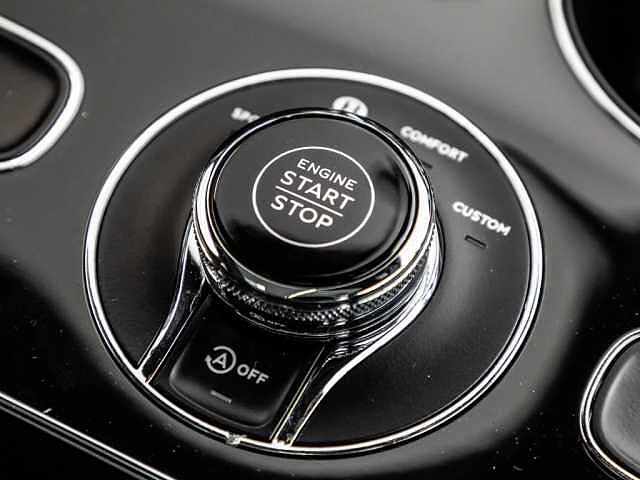 24:Bentley Bentayga V8, SUV, Moonbeam, Bach Premium Cars GmbH | Bentley Mannheim