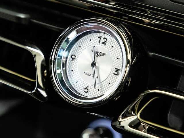 12:Bentley Flying Spur Mulliner V8 Hybrid, Limousine, Cricket Ball over Black Crystal, Bach Premium Cars GmbH | Bentley Mannheim