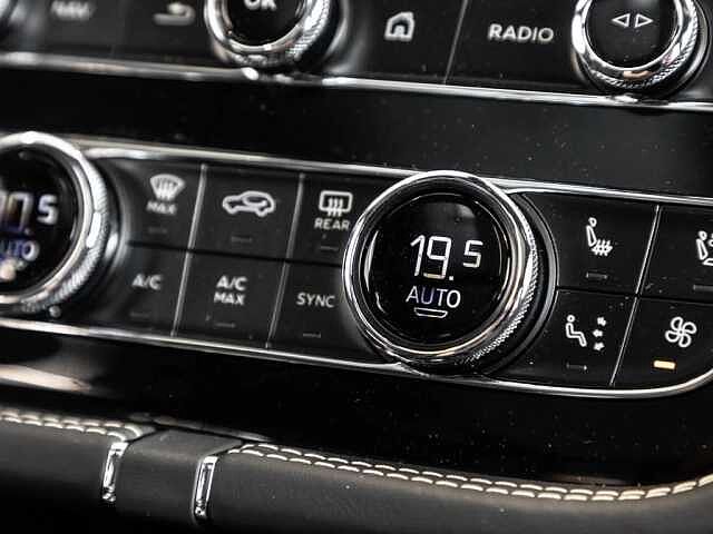 15:Bentley Bentayga V8, SUV, Moonbeam, Bach Premium Cars GmbH | Bentley Mannheim