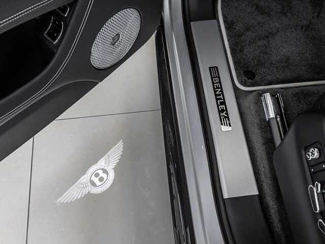 13:Bentley Bentayga V8, SUV, Moonbeam, Bach Premium Cars GmbH | Bentley Mannheim