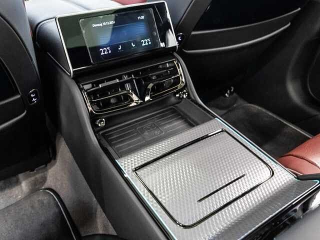 29:Bentley Flying Spur Mulliner V8 Hybrid, Limousine, Cricket Ball over Black Crystal, Bach Premium Cars GmbH | Bentley Mannheim