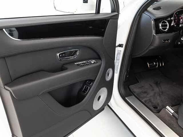 16:Bentley Bentayga V8, SUV, Glacier White, Bach Premium Cars GmbH | Bentley Mannheim
