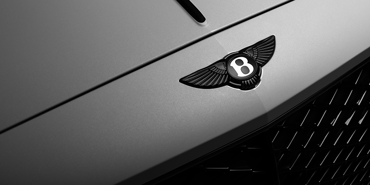 Bach Premium Cars GmbH | Bentley Mannheim Bentley Flying Spur Black Edition sedan bonnet with black Bentley Wings emblem